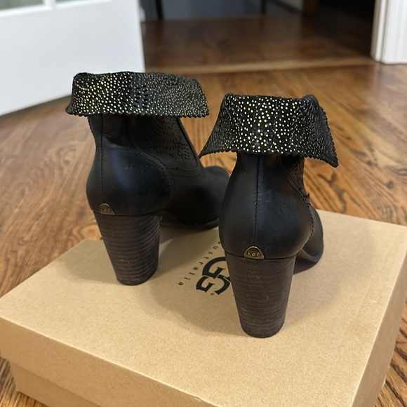 Ugg w Thames seaweed booties - Picture 2 of 5